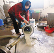 奶業(yè)困局，路在何方？