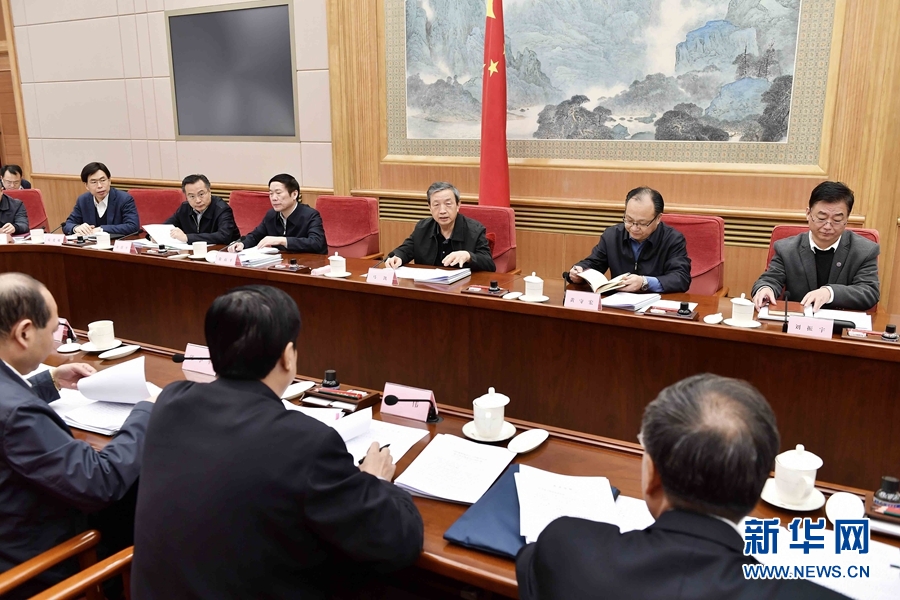 1月20日，國務院農民工工作領導小組第五次全體會議在北京召開。中共中央政治局委員、國務院副總理馬凱主持會議并講話。 新華社記者 李濤攝