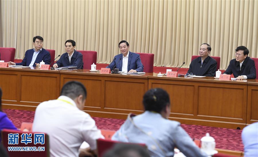 5月18日，中共中央政治局委員、中央書記處書記、中宣部部長劉奇葆在北京出席紀(jì)念新華書店成立80周年座談會并講話。 新華社記者 張領(lǐng) 攝