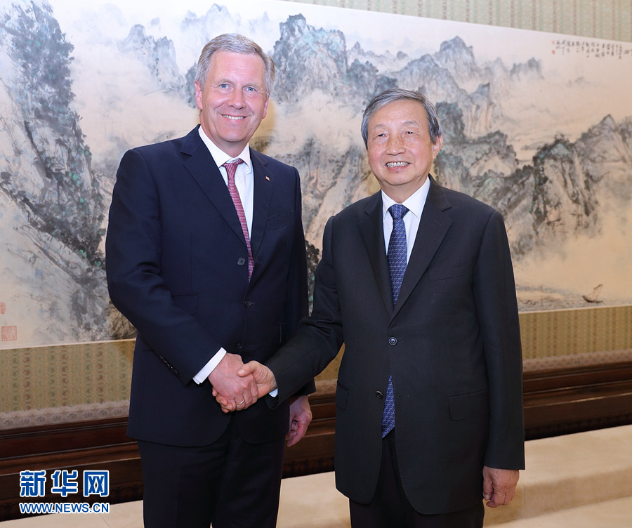 6月13日，國務院副總理馬凱在北京中南海紫光閣會見德國前總統(tǒng)、全球中小企業(yè)聯(lián)盟全球主席武爾夫。 新華社記者 王曄 攝 