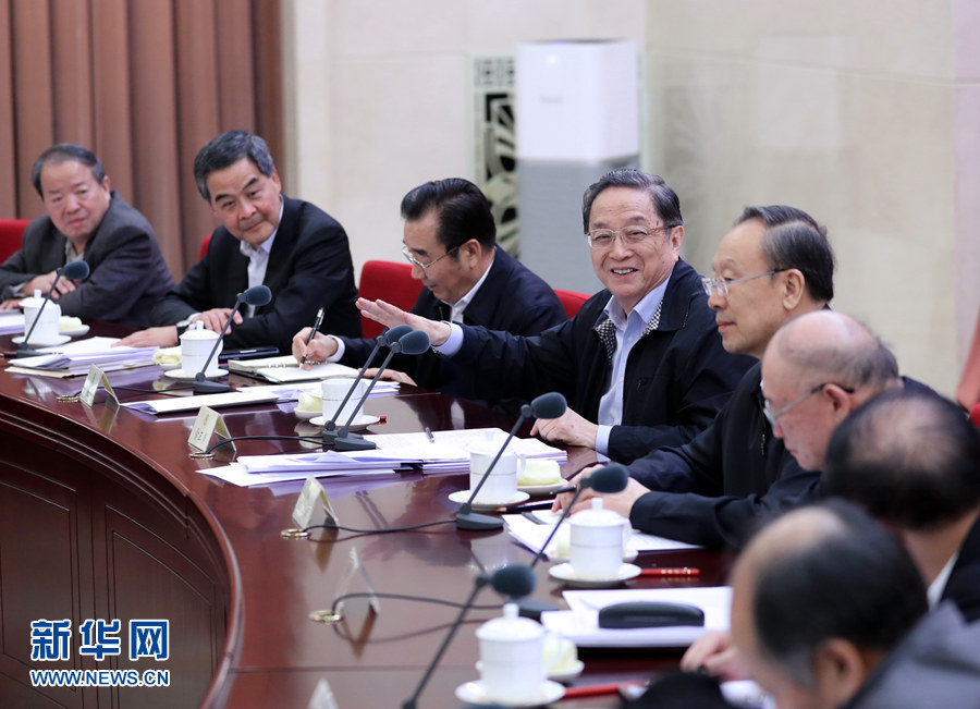 11月16日，全國政協(xié)在北京召開第75次雙周協(xié)商座談會，圍繞“推進糧食定價機制、補貼政策和收儲制度改革”建言獻策。全國政協(xié)主席俞正聲主持會議并講話。新華社記者 鞠鵬 攝