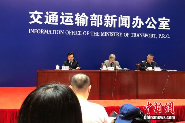 交通運(yùn)輸部6月份例行新聞發(fā)布會(huì)現(xiàn)場(chǎng)。 程春雨 攝