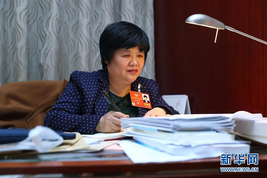 （兩會·基層委員履職故事）（2）全國政協(xié)委員杜麗群：重視傳染病防治專業(yè)人才隊(duì)伍建設(shè)