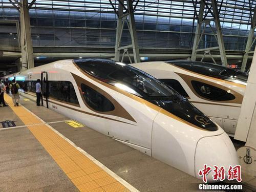 資料圖：復興號動車組在京津城際鐵路按照時速350時速達速運行。冷昊陽 攝