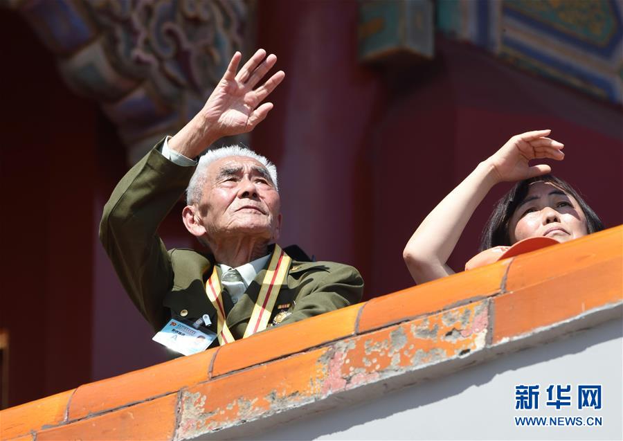 （新華全媒頭條·強軍思想引領新征程·圖文互動）（3）那一刻，我們光榮接受檢閱