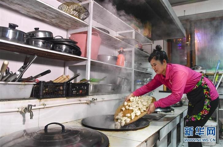 （在習近平新時代中國特色社會主義思想指引下——新時代新作為新篇章·圖文互動）（6）三年，從無名小屯到聲名遠播——這個“雪鄉”是如何做到的？