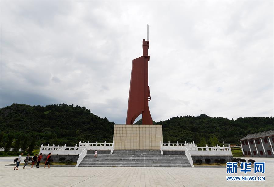 （壯麗70年·奮斗新時代——記者再走長征路·圖文互動）（2）他們，找到了3000多個紅軍烈士的名字
