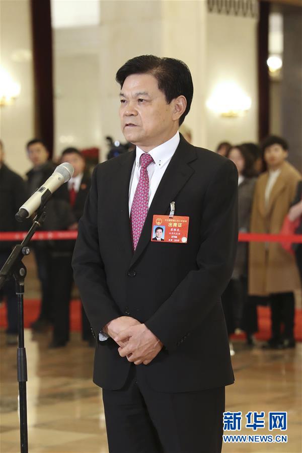 （兩會(huì)·面對(duì)面·XHDW）（5）全國(guó)人大代表接受采訪(fǎng)