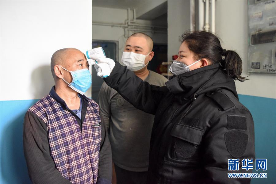 （聚焦疫情防控·圖文互動）（4）“我們多跑跑，居民更安全”——直擊新疆基層社區疫情防控