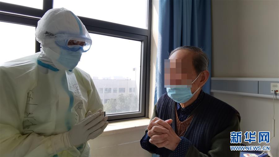 （聚焦疫情防控·圖文互動）（1）重癥醫(yī)生王洪亮：“沖在前，守到底”