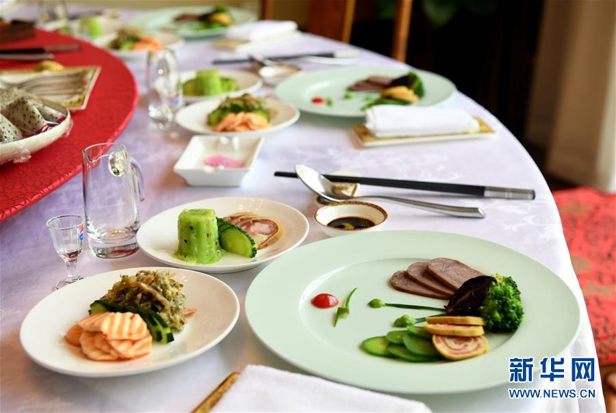 （聚焦復(fù)工復(fù)產(chǎn)·圖文互動(dòng)）（2）“分得安心，吃得放心”——豫菜老字號(hào)的復(fù)工見(jiàn)聞