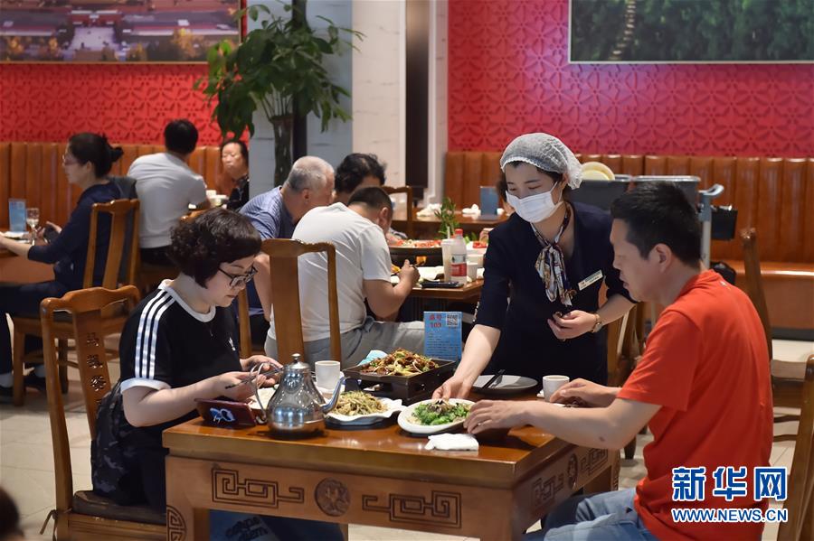 （圖文互動）（3）北京節日市場復工忙、人氣旺
