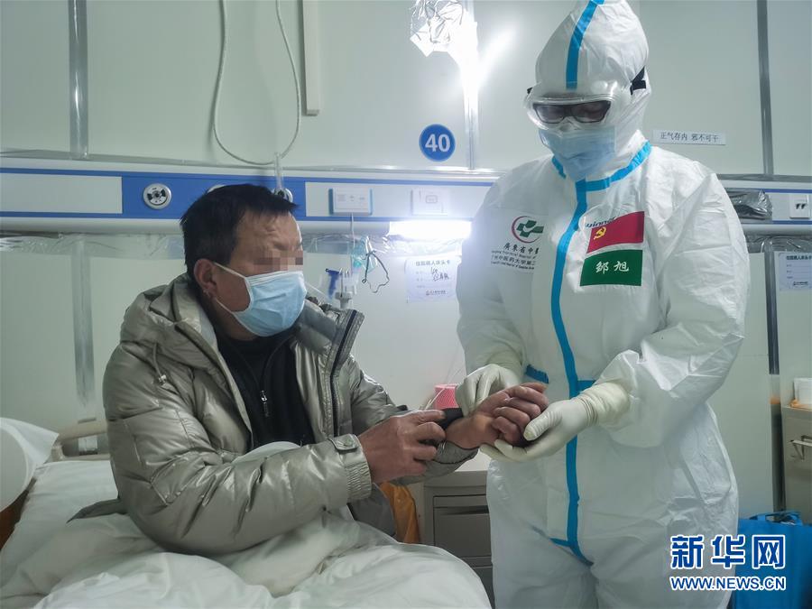 （抗疫一線醫務人員英雄群體·圖文互動）（2）合力護航生命之舟——遼寧、上海、廣東等醫療隊聯手決戰雷神山