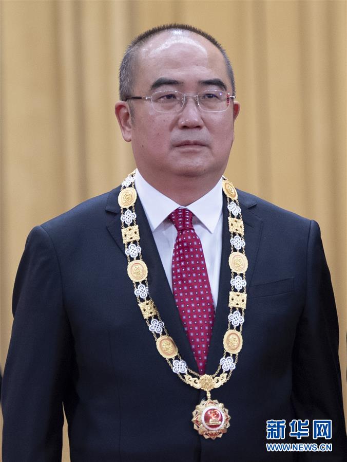 （抗疫先進事跡·圖文互動）（1）張定宇：疫情“暴風眼”里，“漸凍”之軀與時間賽跑