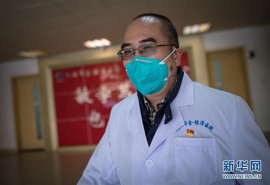 （抗疫先進事跡·圖文互動）（3）張定宇：疫情“暴風眼”里，“漸凍”之軀與時間賽跑