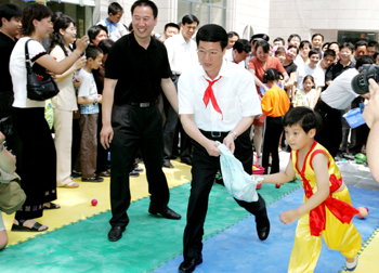 “為民、務實、清廉”——記中共中央政治局常委張高麗