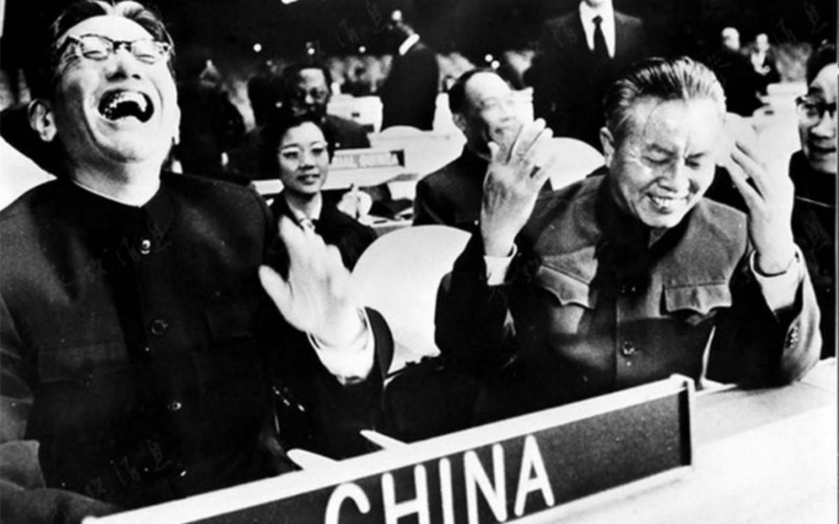 1971年10月25日，聯(lián)大通過決議，恢復(fù)了中華人民共和國在聯(lián)合國的合法席位