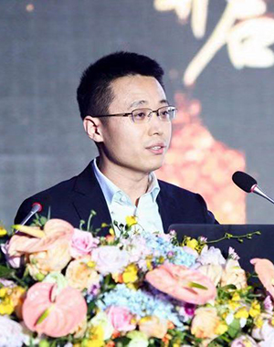 蘇寧控股集團黨委副書記、蘇寧易購集團副總裁馬康