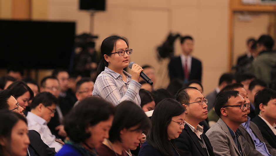 澎湃新聞?dòng)浾? /></a>
</div>
</div>
<br />
<div id=