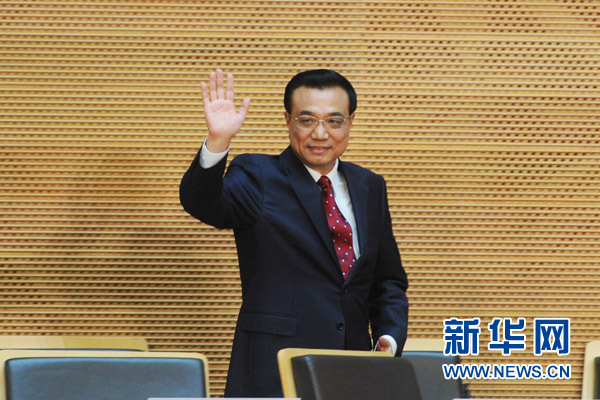5月5日，中國(guó)國(guó)務(wù)院總理李克強(qiáng)在位于亞的斯亞貝巴的非洲聯(lián)盟總部發(fā)表題為《開(kāi)創(chuàng)中非合作更加美好的未來(lái)》的演講。 新華社記者 謝環(huán)馳 攝 