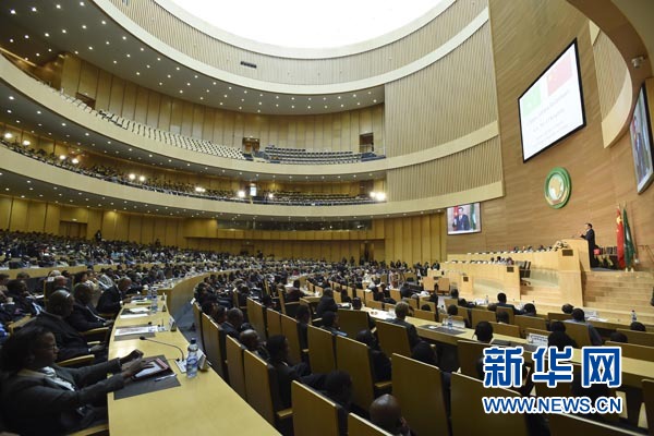  5月5日，中國(guó)國(guó)務(wù)院總理李克強(qiáng)在位于亞的斯亞貝巴的非洲聯(lián)盟總部發(fā)表題為《開(kāi)創(chuàng)中非合作更加美好的未來(lái)》的演講。 新華社記者 李學(xué)仁 攝 