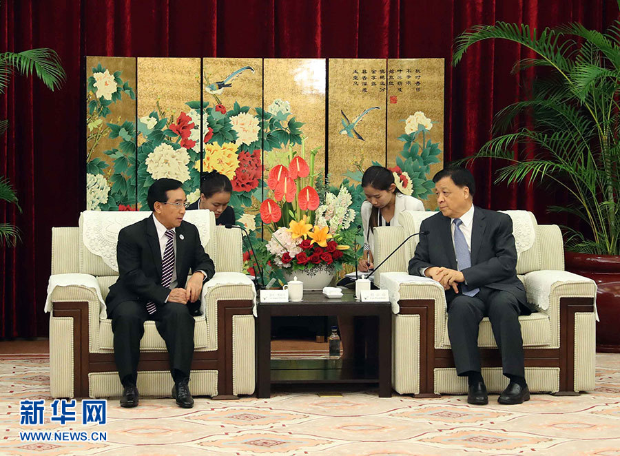 6月11日，中共中央政治局常委、中央書記處書記劉云山在福州會(huì)見來華出席金磚國家政黨、智庫和民間社會(huì)組織論壇的老撾人民革命黨中央政治局委員、中央書記處常務(wù)書記、國家副主席潘坎。新華社記者劉衛(wèi)兵攝